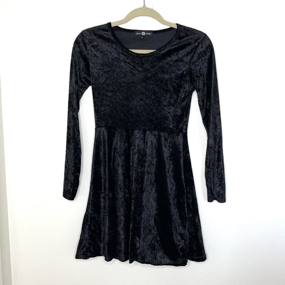 Daisy Street Velvet Long Sleeve Dress